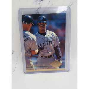1994 Fleer Ultra #120 Ken Griffey, Jr. - Seattle Mariners